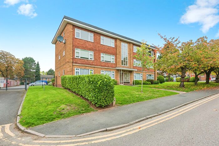2 Bedroom Flat For Sale In Garrard Gardens, Sutton Coldfield, B73