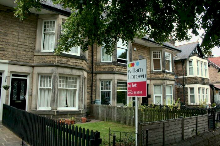 2 Bedroom Apartment To Rent In Dragon Parade, Harrogate, HG1