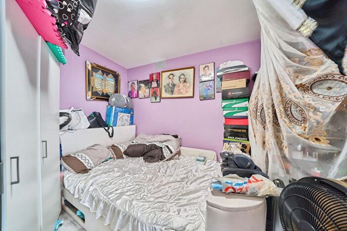 5 Bedroom Terraced House For Sale In Carlyle Avenue, Southall, UB1