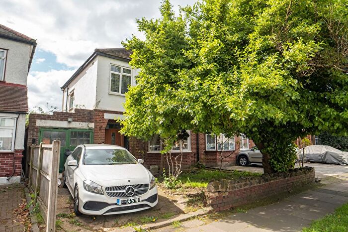 3 Bedroom Semi-Detached House For Sale In Wimborne Avenue, Southall, UB2