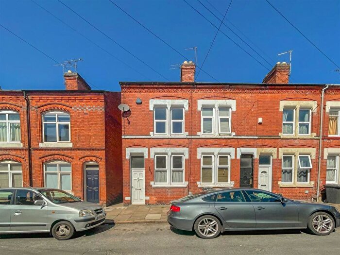 2 Bedroom End Of Terrace House For Sale In Cecilia Road, Leicester, LE2