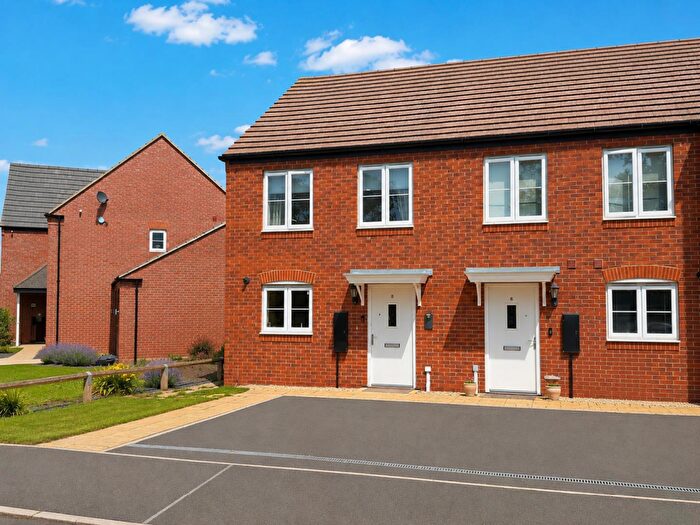 2 Bedroom End Of Terrace House For Sale In Cregy Close, Flore, Northamptonshire, NN7
