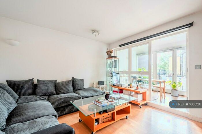 3 Bedroom Flat To Rent In St. Pauls Road, London, N1