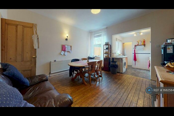 4 Bedroom Terraced House To Rent In Heathfield Terrace, Leeds, LS6