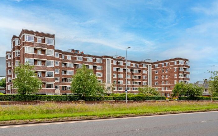 1 Bedroom Flat For Sale In Kelvin Court, Flat B, Kelvinside, Glasgow, G12