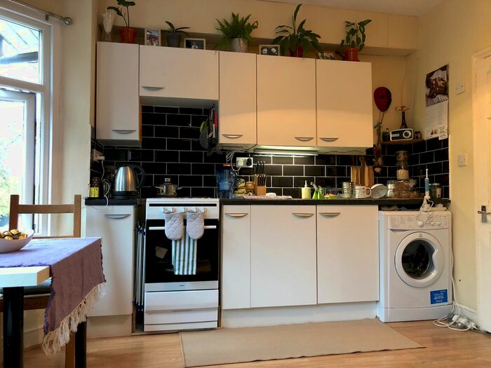 Studio To Rent In Park View Road, Tottenham Hale, N17