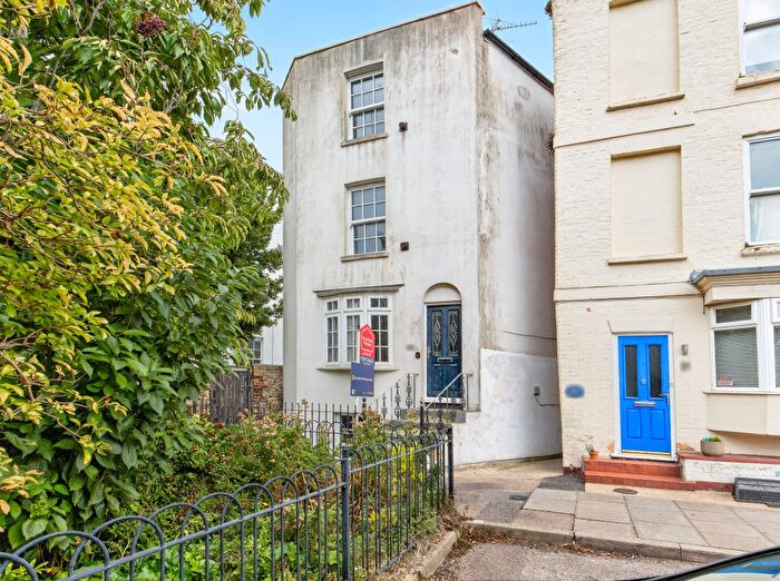 4 Bedroom Detached House For Sale In La Belle Alliance Square, Ramsgate, CT11