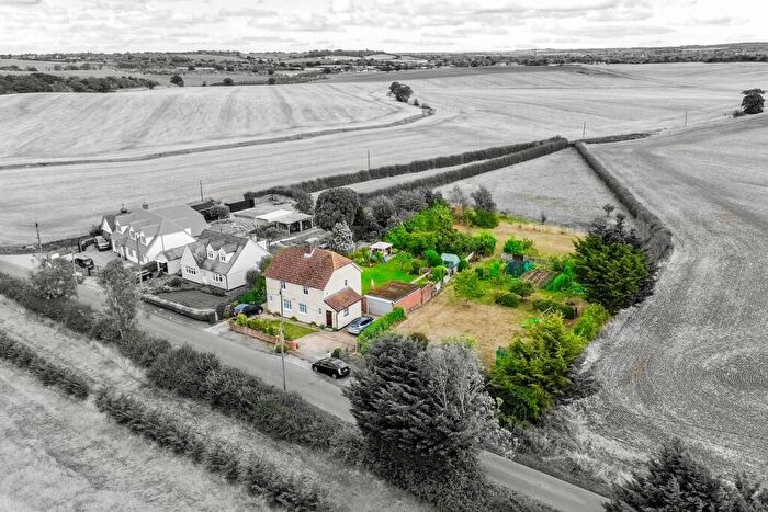 3 Bedroom Cottage For Sale In Buckhatch Lane, Rettendon Common, Chelmsford, CM3