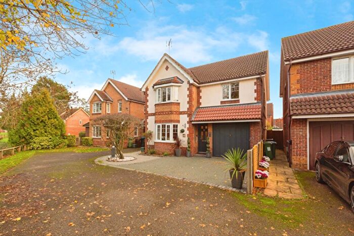 4 Bedroom Detached House For Sale In Rivets Close, Buckinghamshire, HP21