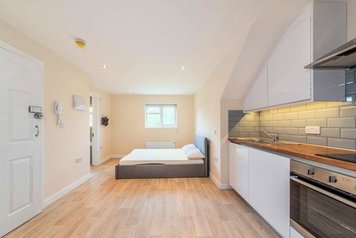 Studio To Rent In Oldfield Lane North, Greenford, UB6