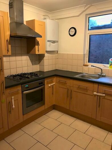 3 Bedroom Flat To Rent In Upper Elmers End Road, Beckenham, BR3