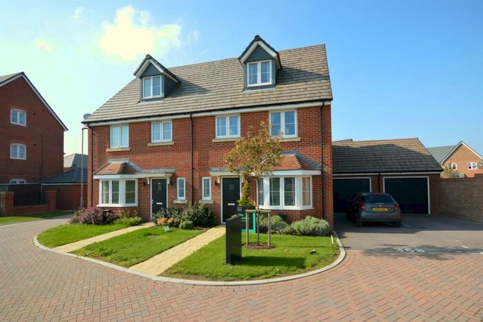 4 Bedroom Semi-Detached House To Rent In Sandpiper Road, Shopwyke Lakes, Chichester, PO20