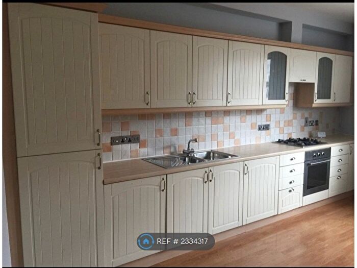 2 Bedroom Flat To Rent In Town Hall Street, Halifax, HX6