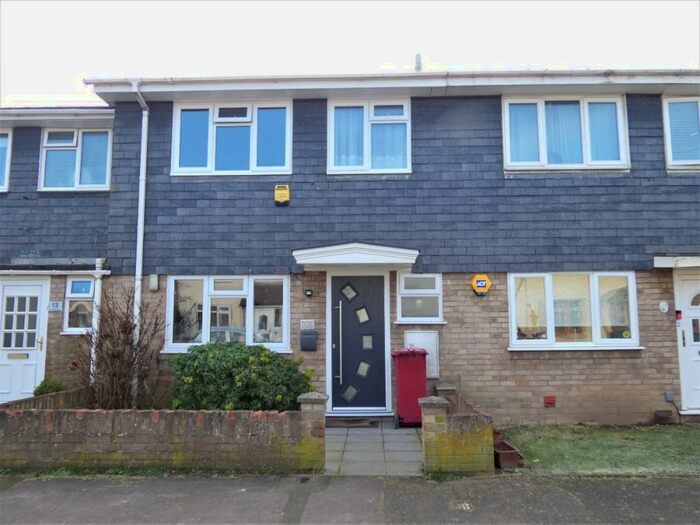 3 Bedroom Terraced House To Rent In The Greenway, Slough, Berkshire, SL1