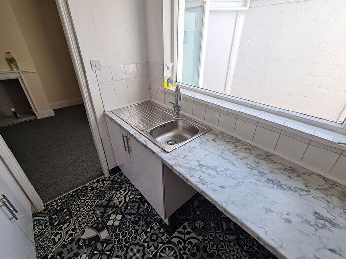 2 Bedroom Flat To Rent In George Street, Ryde, PO33