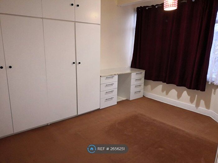 3 Bedroom Terraced House To Rent In Saltash Road, London, IG6