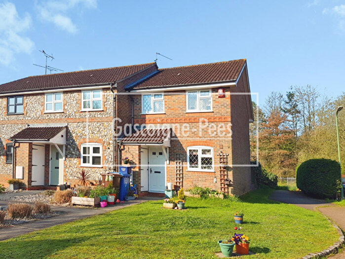 3 Bedroom House To Rent In Baywood Close, Farnborough, GU14