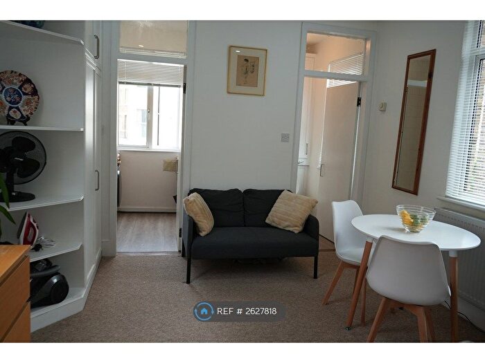 Studio To Rent In Fulham High Street, Fulham London, SW6