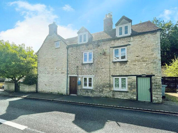 2 Bedroom Cottage For Sale In Manor Road, Woodstock, OX20