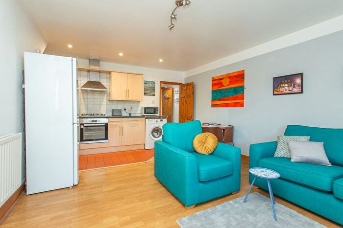 1 Bedroom Flat For Sale In Canterbury Road, Whitstable, Kent, CT5