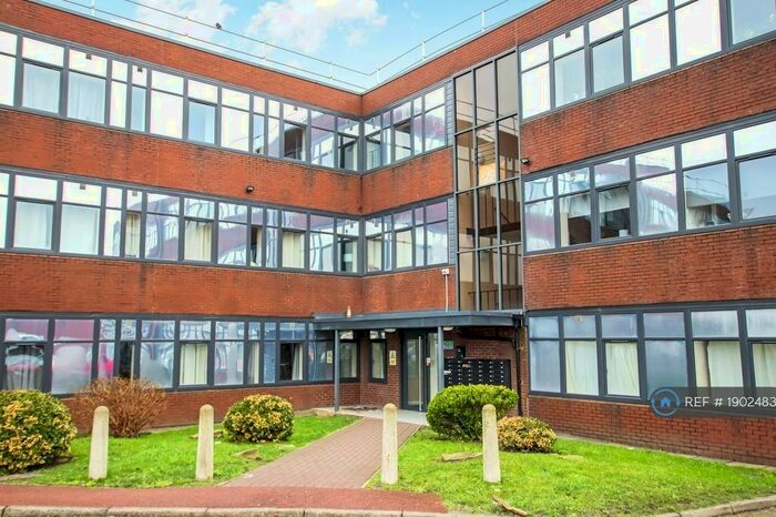 2 Bedroom Flat To Rent In Biwater House, Heywood, OL10
