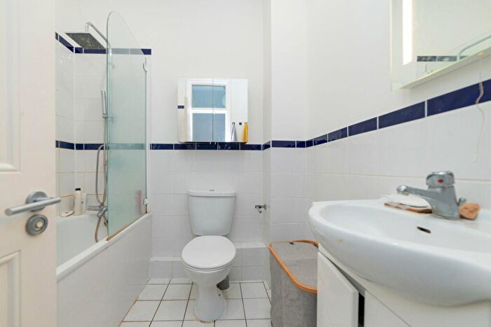 2 Bedroom Apartment To Rent In West End Lane, London, NW6