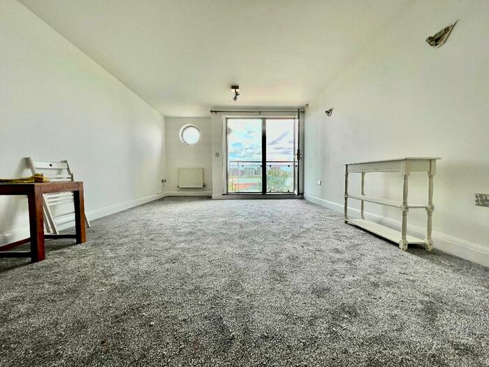 2 Bedroom Flat To Rent In Miles Close, London, SE28