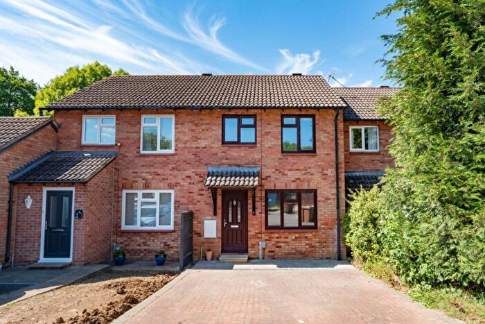 3 Bedroom Terraced House To Rent In Browns Close, Oxford, OX2
