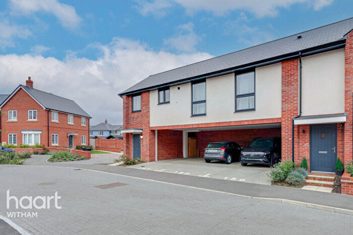 2 Bedroom Coach House For Sale In Doughton Road, Kelvedon, CO5