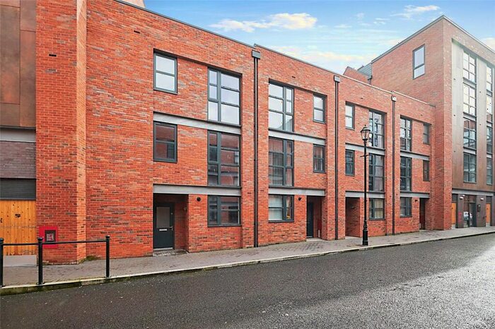 3 Bedroom Terraced House To Rent In Tenby Street South, Birmingham, West Midlands, B1