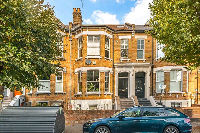 1 Bedroom Flat For Sale In Thistlewaite Road, London, E5