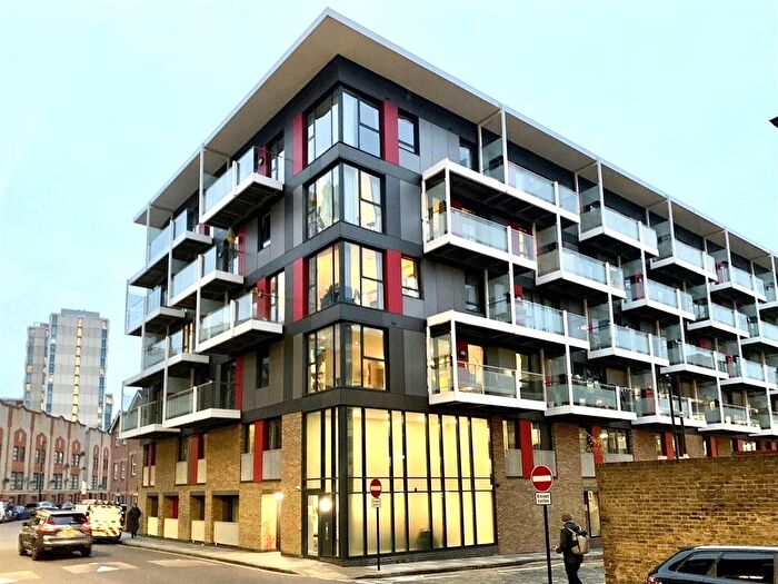 3 Bedroom Flat To Rent In Back Church Lane, London, E1