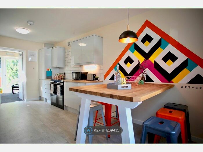 8 Bedroom Semi-Detached House To Rent In Ringmer Road, Brighton BN1