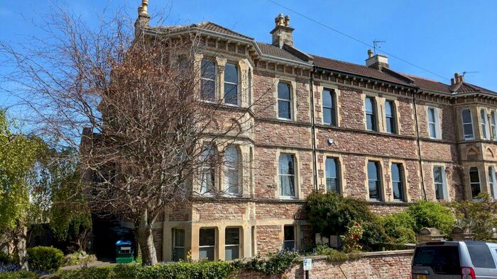 3 Bedroom Flat To Rent In Hughenden Road Fff, BS8