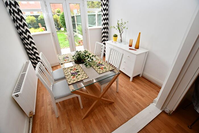 4 Bedroom Terraced House To Rent In Davidson Road, Croydon, CR0