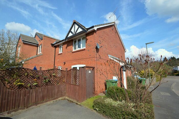 1 Bedroom Property To Rent In Eyston Drive, Weybridge, KT13