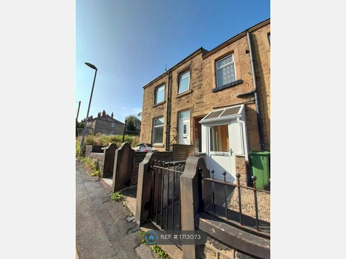 3 Bedroom End Of Terrace House To Rent In Hawthorne Terrace, Crosland Moor, Huddersfield, HD4