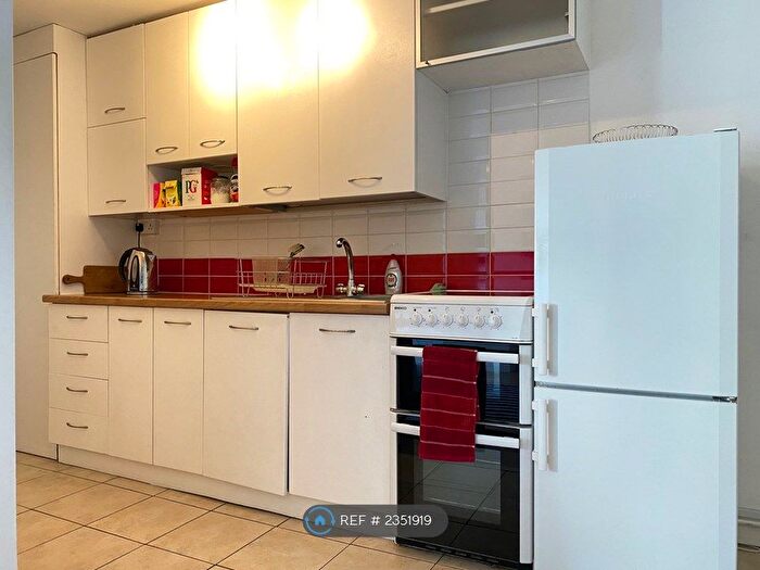 1 Bedroom Flat To Rent In Queen's Park Road, Brighton, BN2