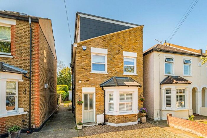 5 Bedroom Detached House For Sale In Dennan Road, Surbiton, KT6