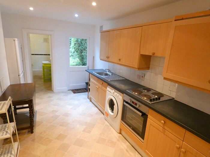 4 Bedroom Terraced House To Rent In Clinton Road, London, E3