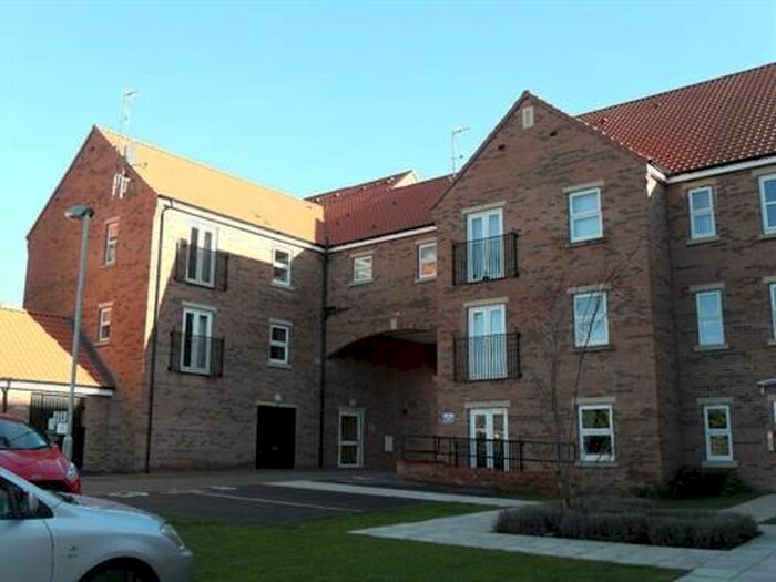 2 Bedroom Flat To Rent In Cloisters Mews, Bridlington, YO16