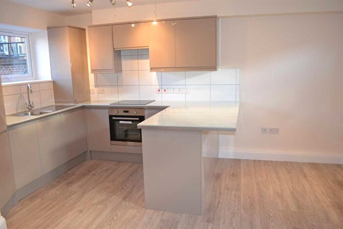 1 Bedroom Flat To Rent In Chapel Walk, Hendon, NW4