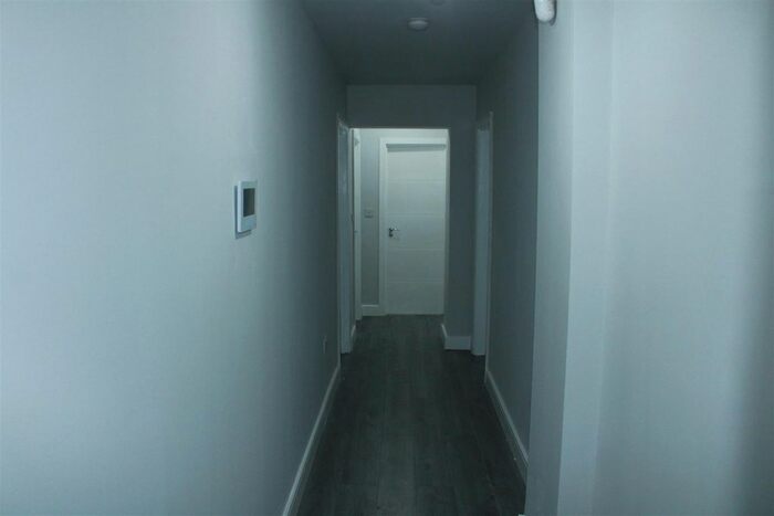2 Bedroom Flat To Rent In Mount Pleasant, Bilston, WV14