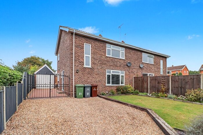 3 Bedroom Semi-Detached House For Sale In Ashley Road, Beetley, NR20