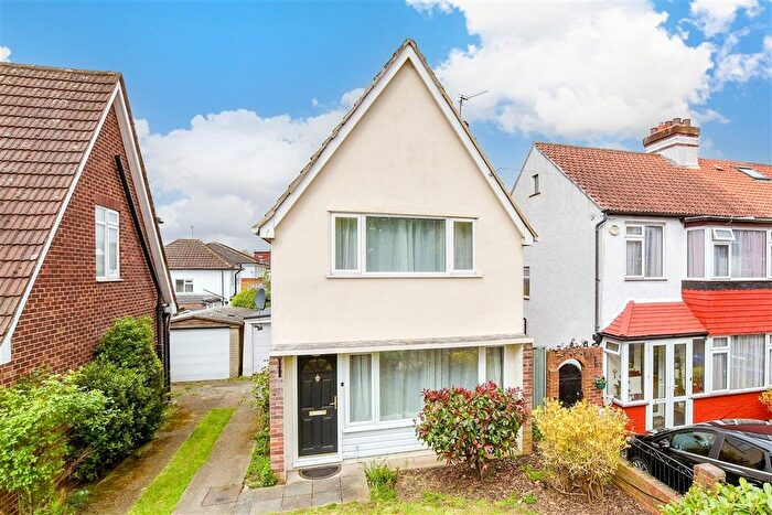 2 Bedroom Detached House For Sale In Jeffs Road, Sutton, Surrey, SM1
