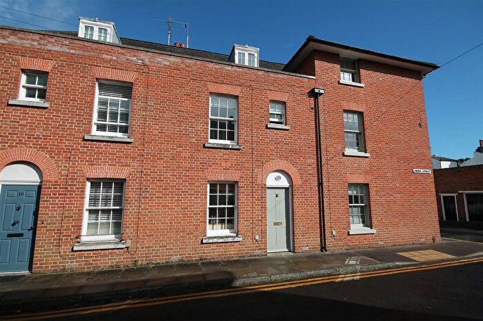 3 Bedroom Terraced House To Rent In Cross Street, Canterbury, CT2