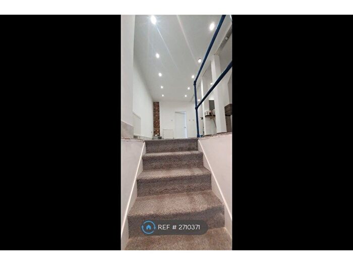 1 Bedroom Flat To Rent In Allerton, Bradford, BD15