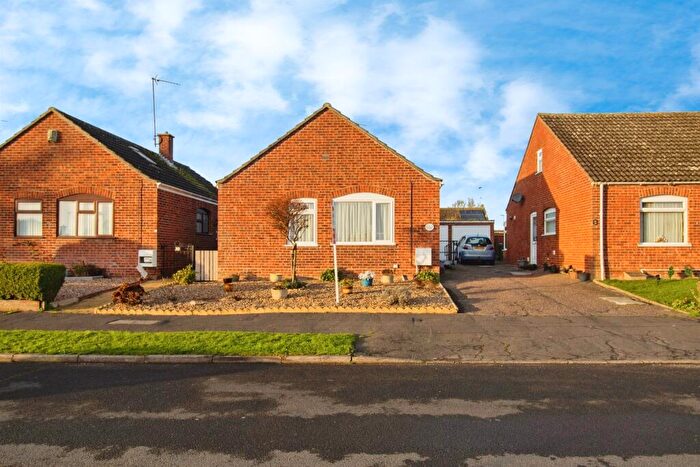 2 Bedroom Detached Bungalow For Sale In Weavers Croft, Harleston, IP20