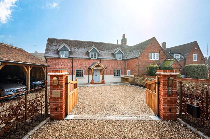 4 Bedroom Semi-Detached House To Rent In Binfield Heath, Henley-on-Thames, Oxfordshire, RG9