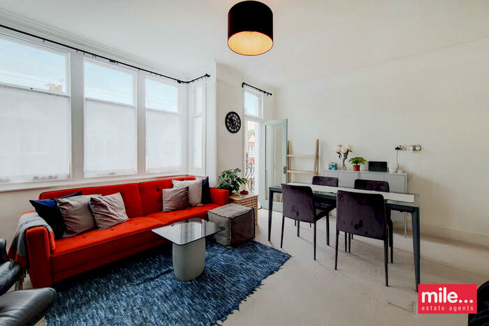 2 Bedroom Apartment To Rent In Clifford Gardens, London, NW10